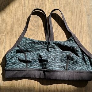 Lululemon sports bra